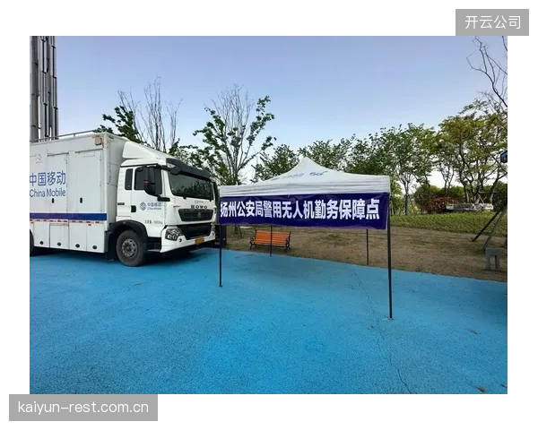 厦门马拉松为裁判组部署大疆稳像设备，覆盖了起跑与补给站等易拥堵区域